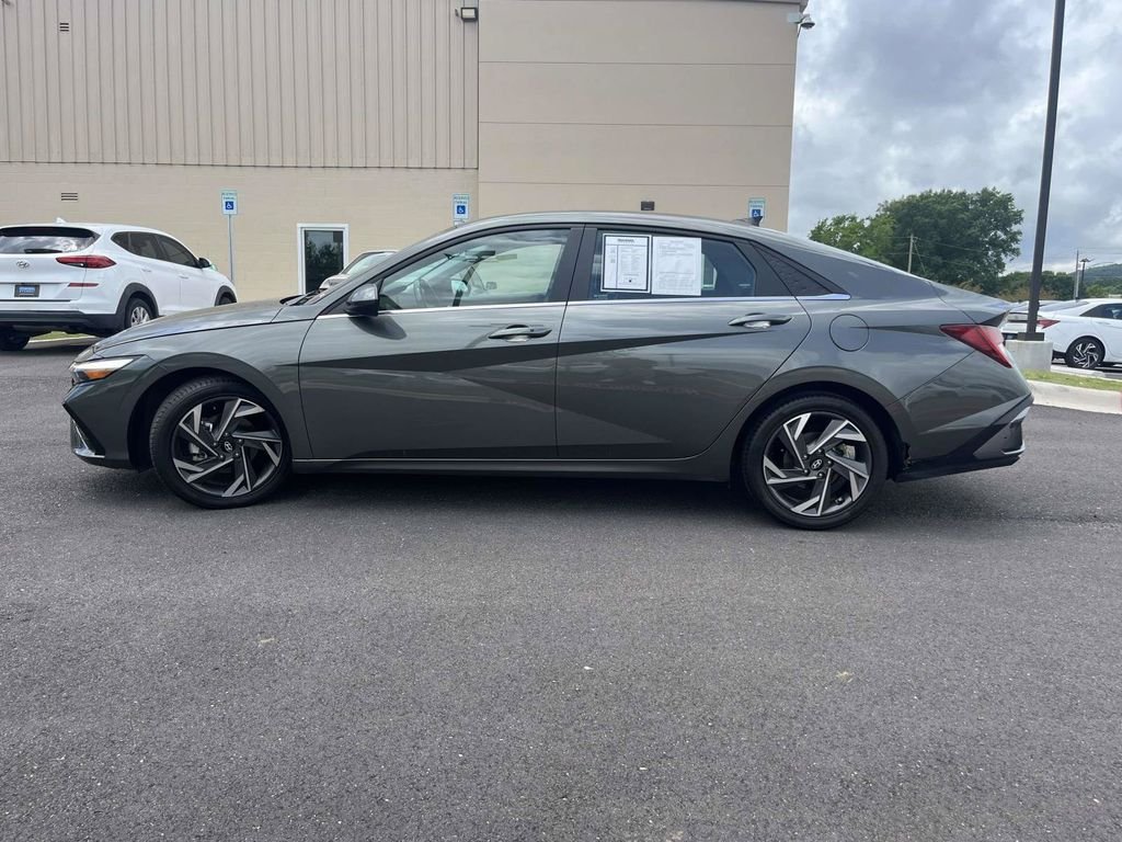 Used 2024 Gray Hyundai SEL image 5
