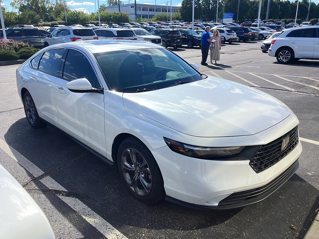 Certified Used 2024 WHITE Honda EX image 1