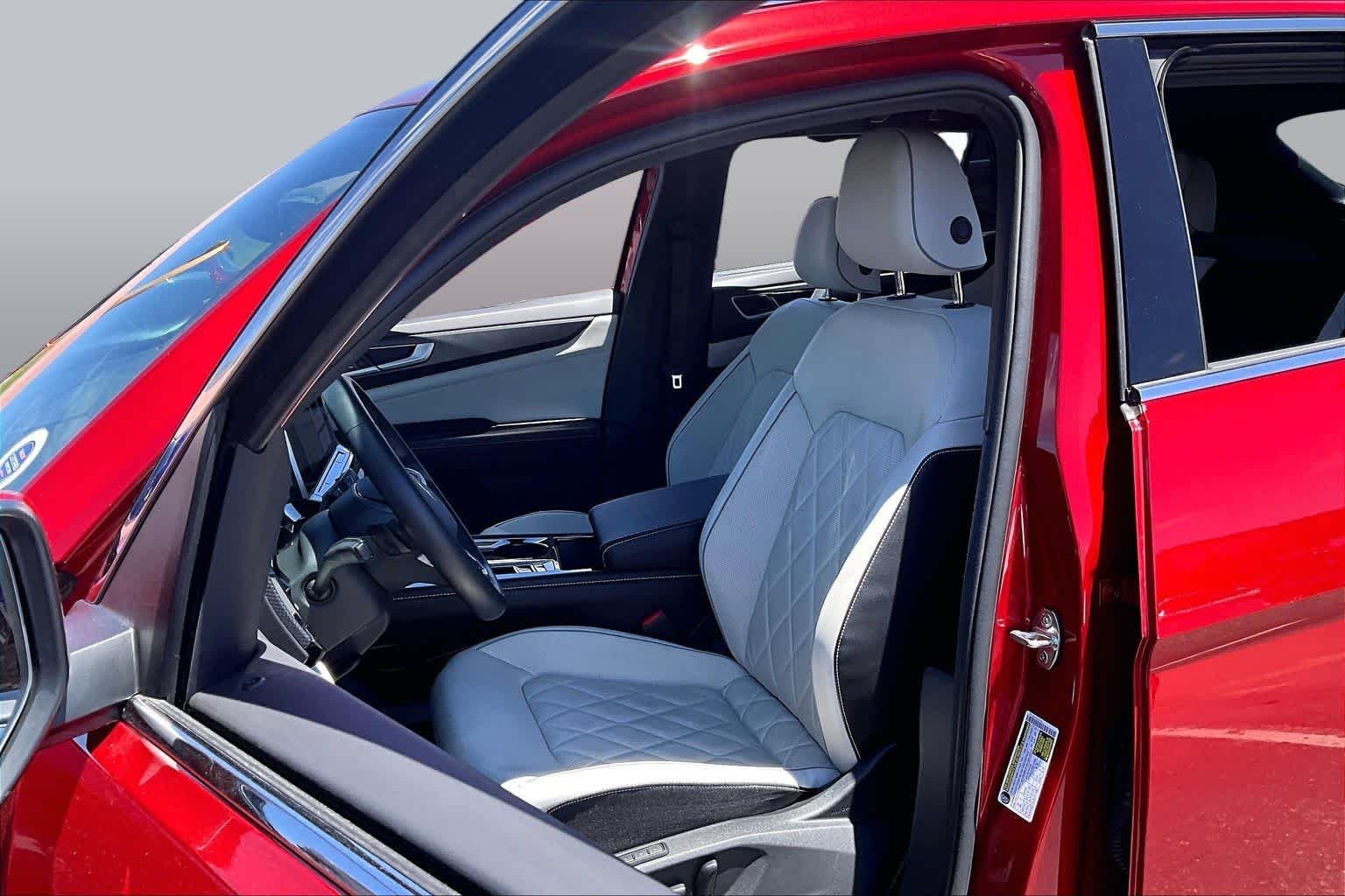 Used 2024 Aurora Red Metallic Volkswagen 2.0T SEL Premium R-Line image 6