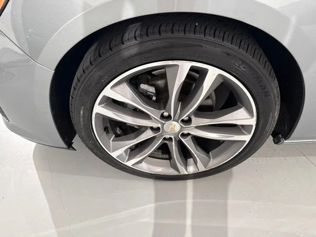 Used 2024 Gray Chevrolet LT image 5