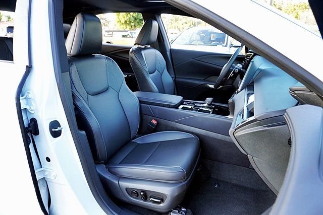 Used 2024 White Lexus 350 image 11