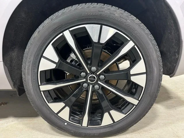 New 2026 Aurora Silver Volvo Plus image 22