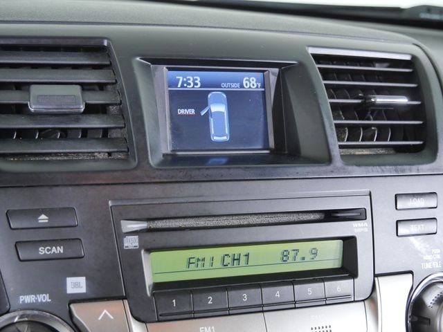 Used 2009 Silver Toyota Sport image 27