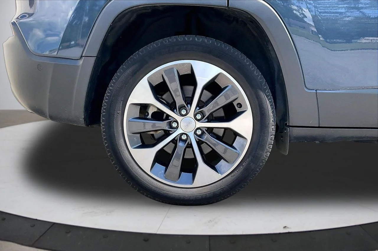 Used 2022 Blue Jeep Limited image 37