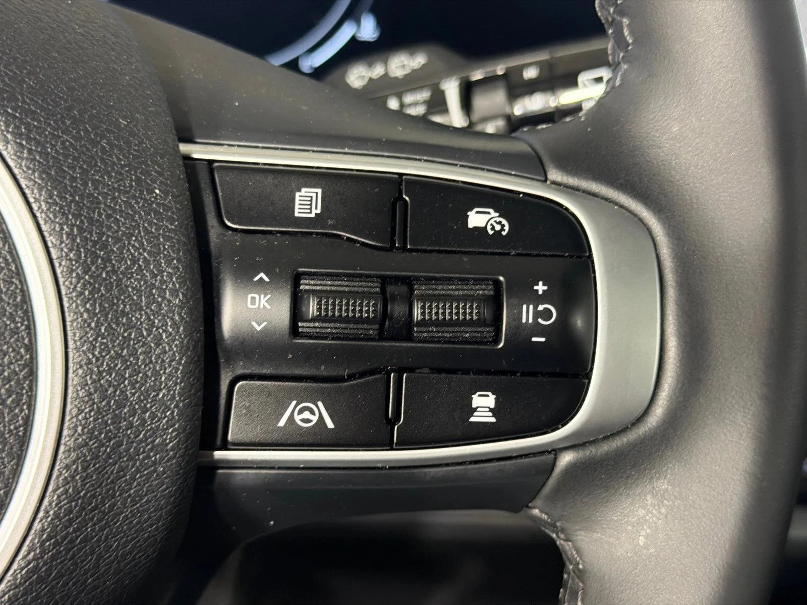 Used 2025 Blue Kia SX image 28