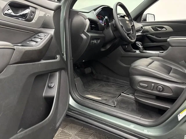 Used 2023 Silver Sage Metallic Chevrolet LT Leather image 15