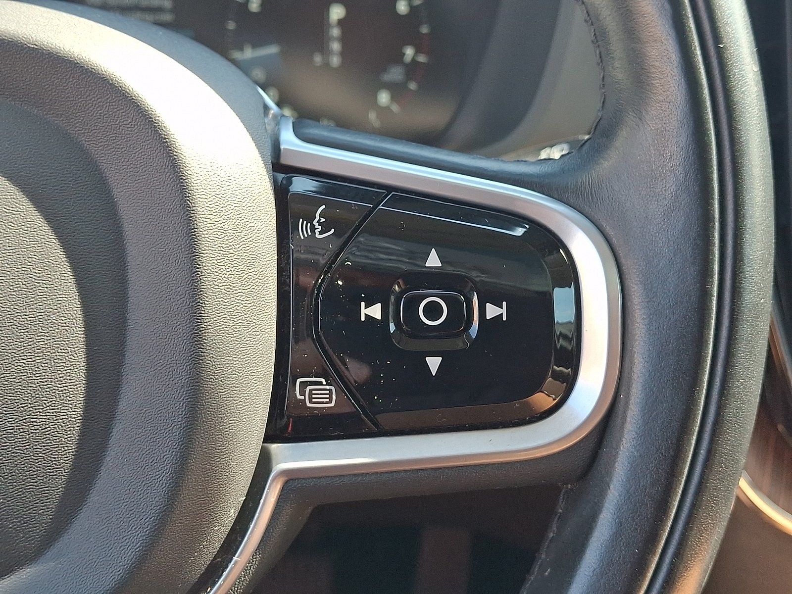 Used 2020 Pine Grey Metallic - 724 Volvo T5 Inscription image 22