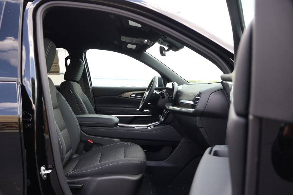 2027 Chevrolet Traverse LT - Photo 43