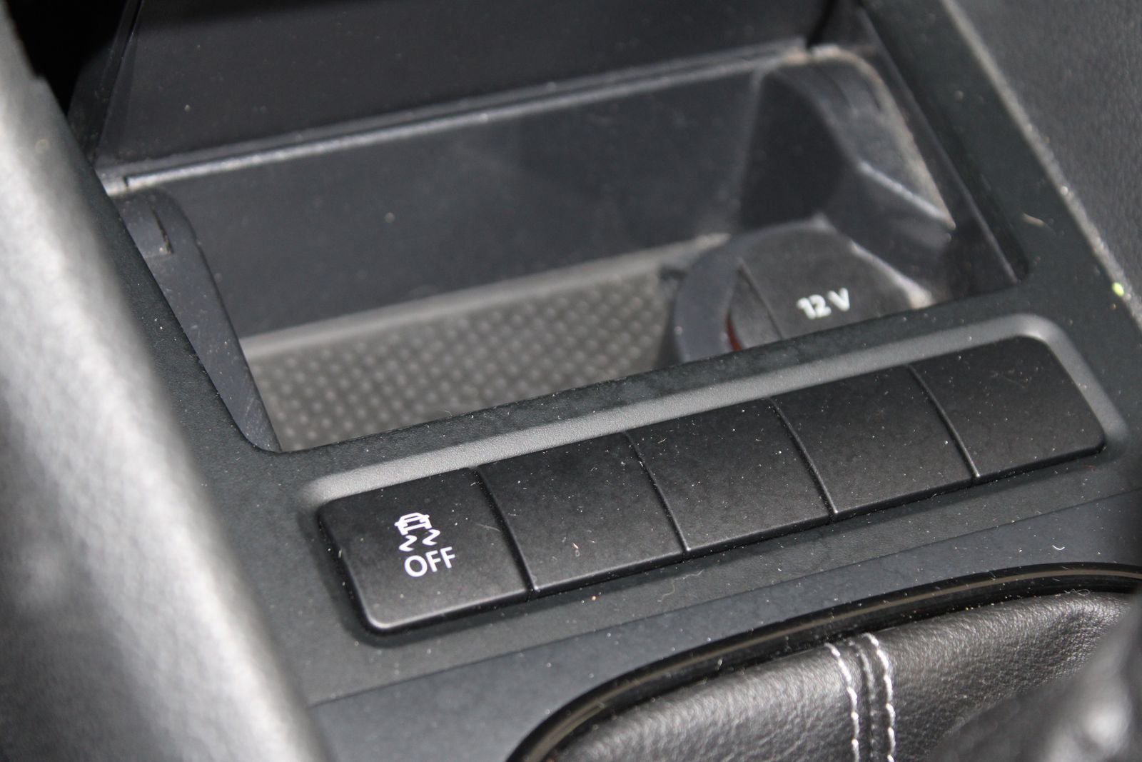 Used 2012 Red Volkswagen R image 24
