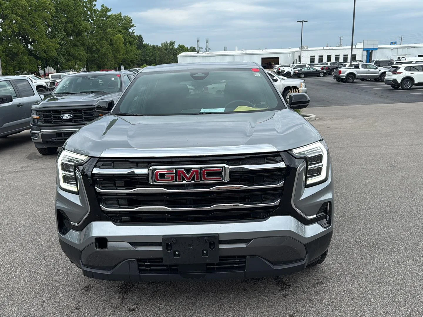 Used 2026 Sterling Metallic GMC AWD Elevation image 8