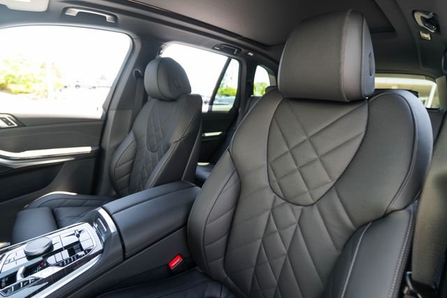 New 2026 Tanzanite Blue II Metallic BMW xDrive50e image 5