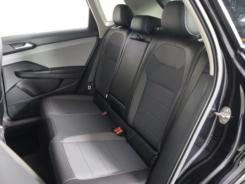 Used 2023 Black Volkswagen 1.5T SE image 31