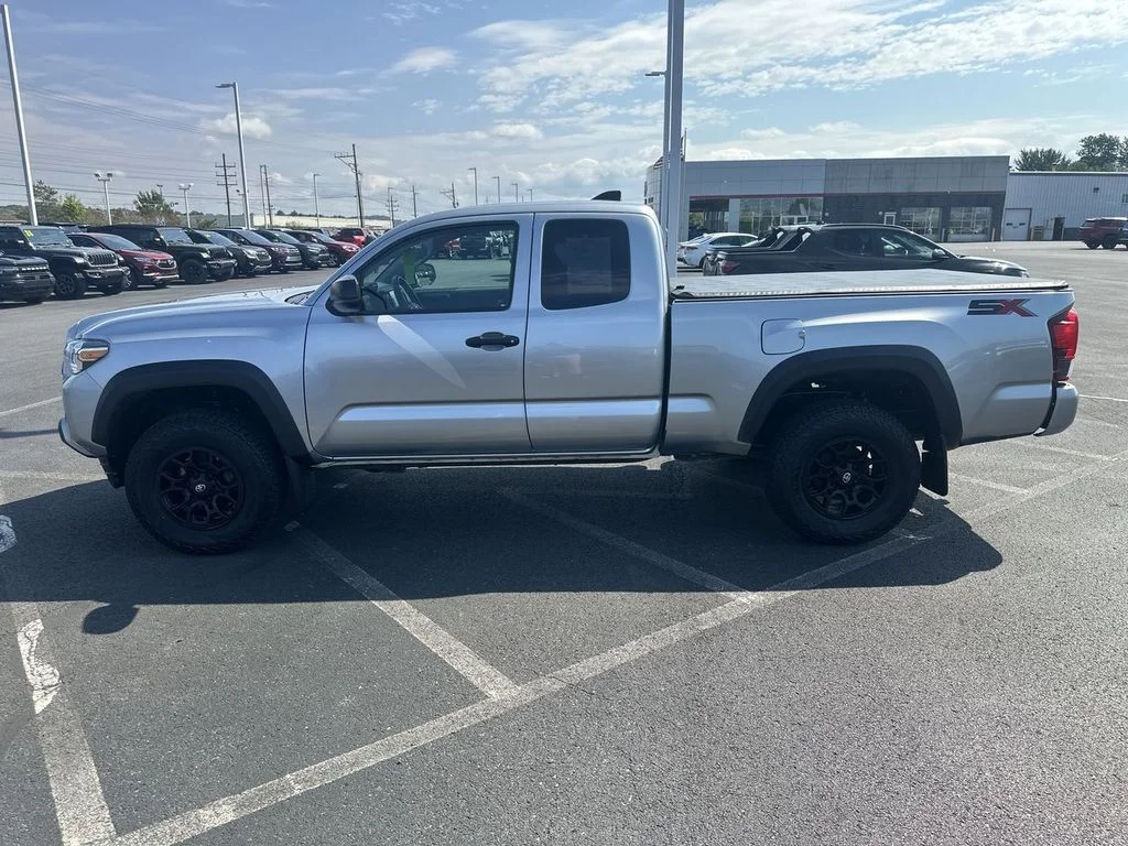 Used 2022 Silver Toyota SR image 5