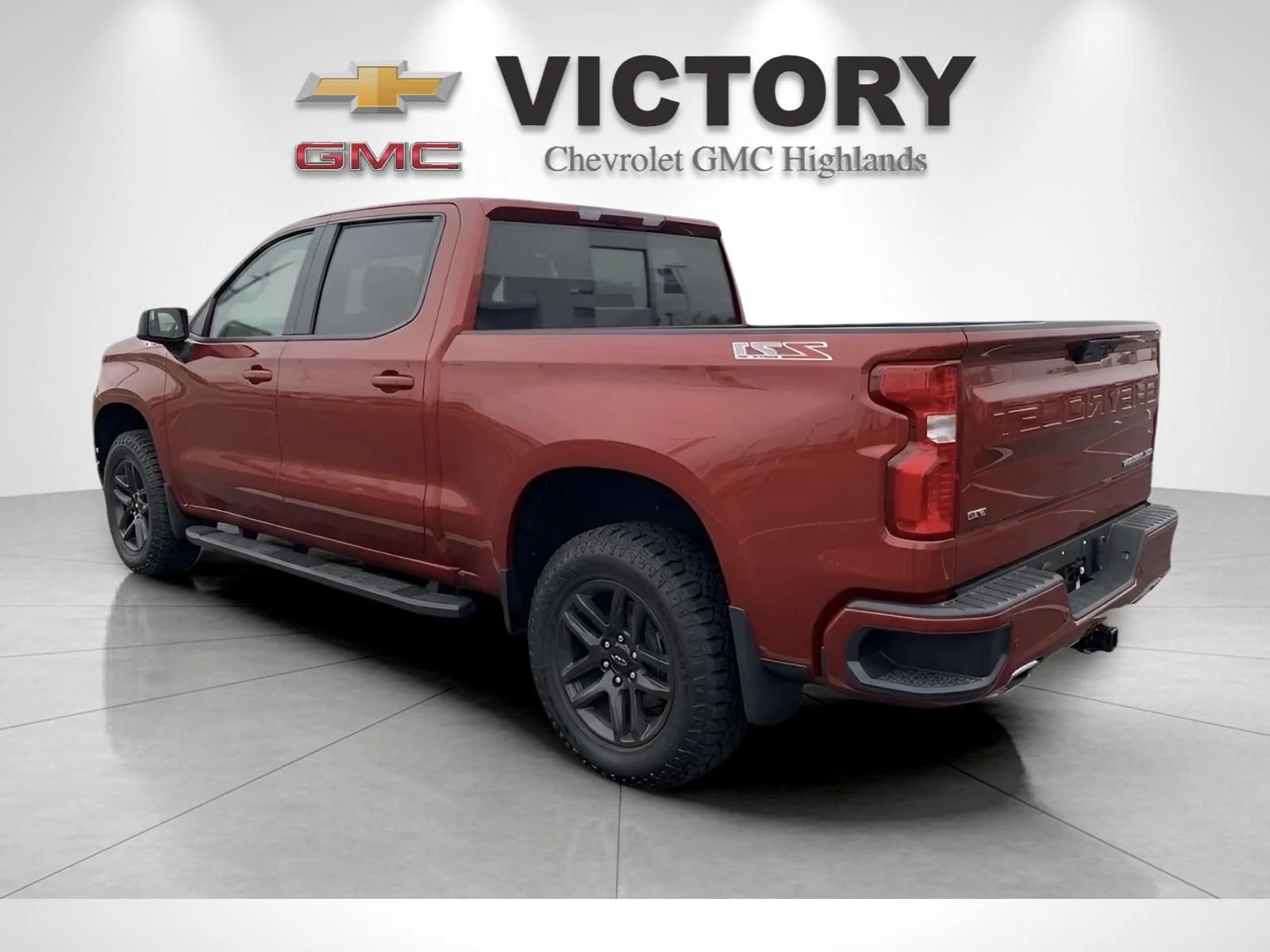 Used 2022 CHERRY RED TINTCOAT Chevrolet LT Trail Boss image 5