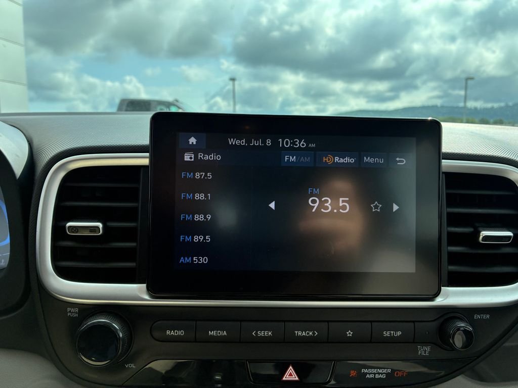 Used 2025 Silver Hyundai SEL image 13