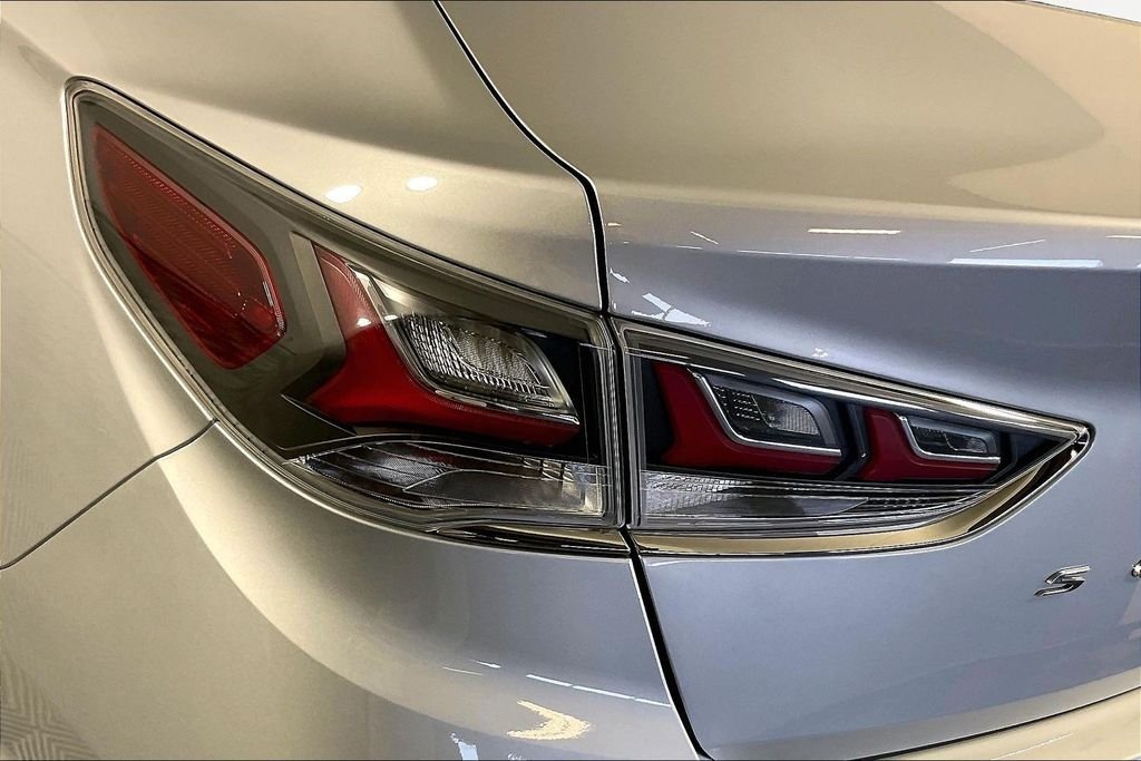 Used 2019 Silver Hyundai Limited image 21