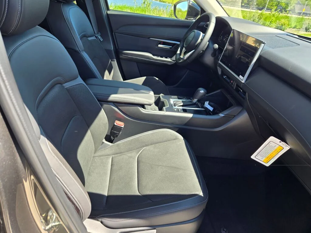New 2026 Machine Gray Metallic Mazda 2.5 S Preferred AWD image 4