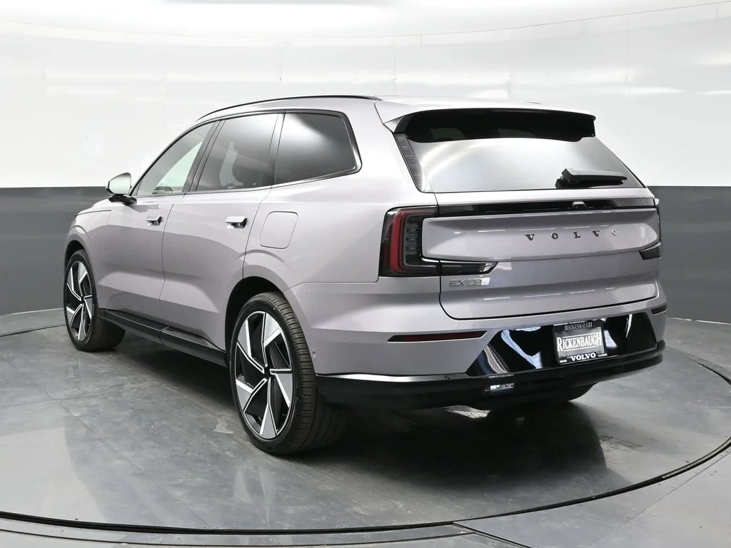 New 2026 Aurora Silver Volvo Ultra image 5