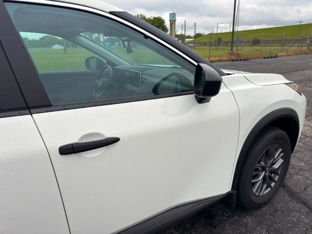 Used 2023 White Nissan S image 5