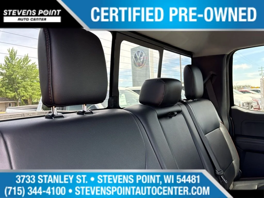 Used 2025 Carbonized Gray Metallic Ford Lariat image 33