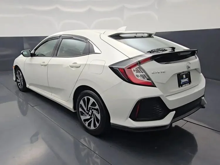 Used 2019  Honda LX Hatchback 4D image 5