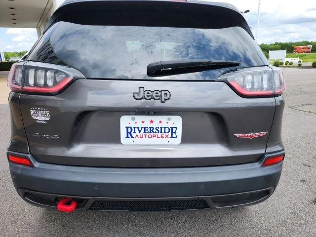 Used 2019 Crystal Metallic Jeep Trailhawk image 13