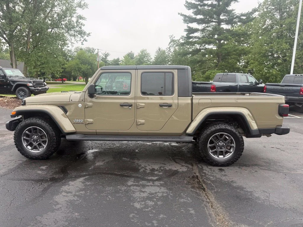 Used 2020 Green Jeep Overland image 7