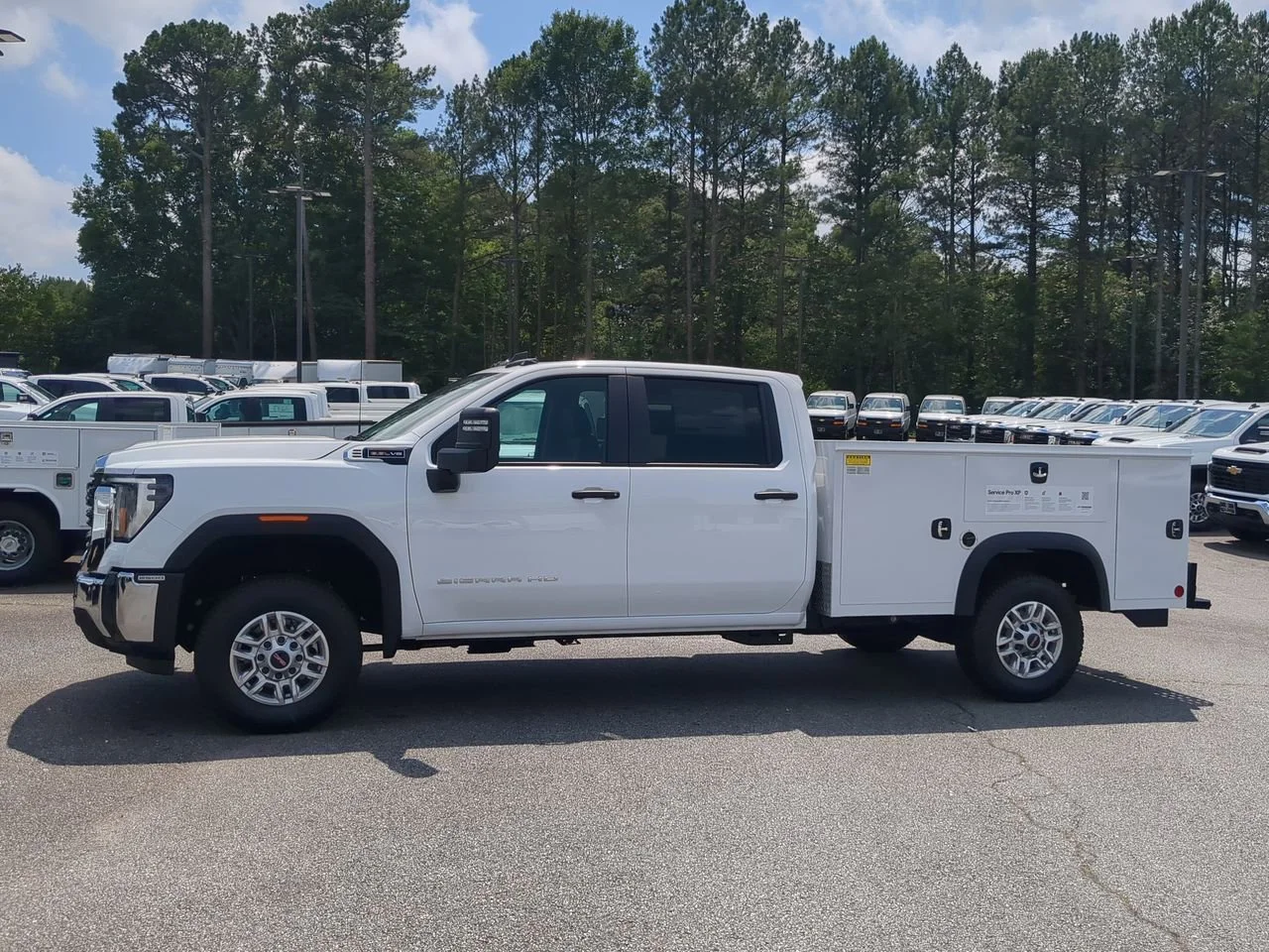 New 2026 Summit White GMC Pro image 5