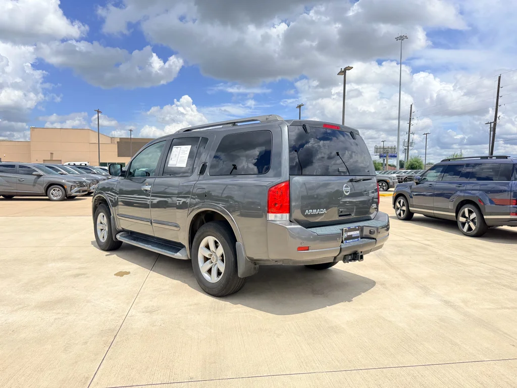 Used 2010 Smoke Nissan SE image 8