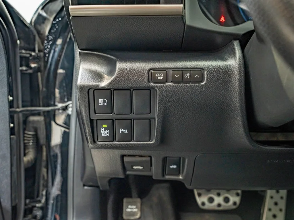 Used 2020 Obsidian Lexus 350 image 20