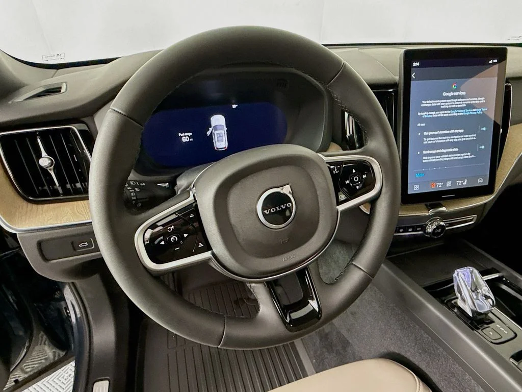 2026 Volvo XC60 Plus - Photo 12