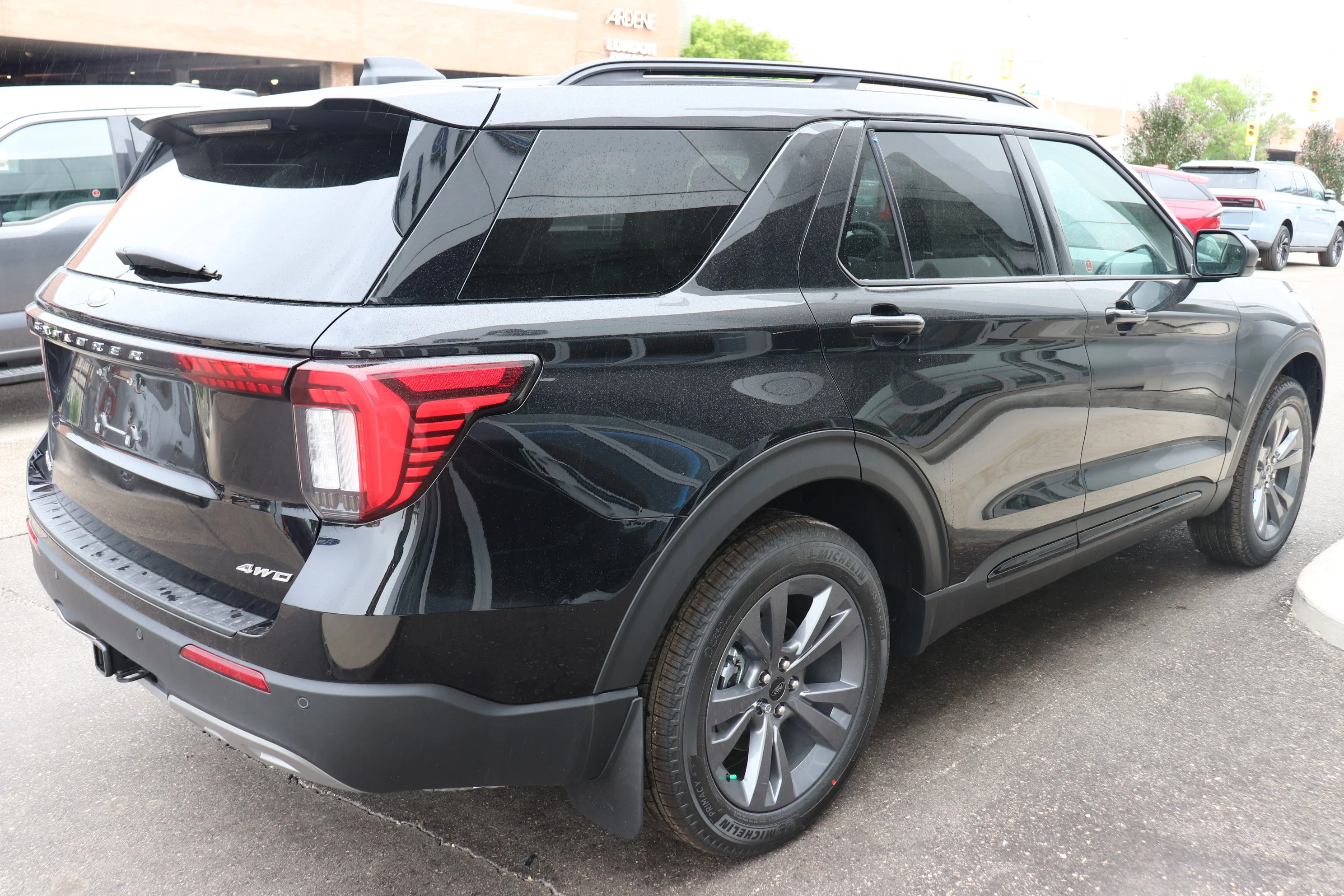 New 2026 AGATE BLACK Ford Active w/200A Pkg image 4