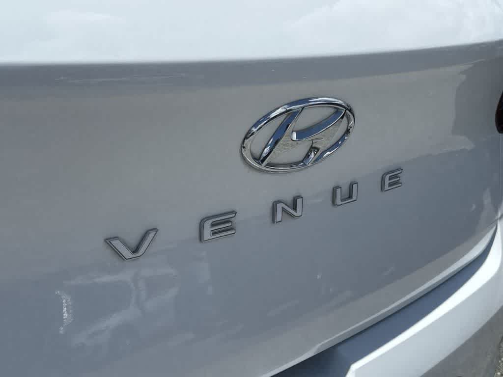 Used 2024 Lunar White Hyundai Limited image 11