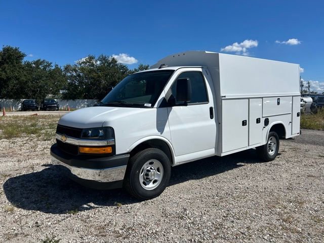 New 2025 Summit White Chevrolet 1WT image 3