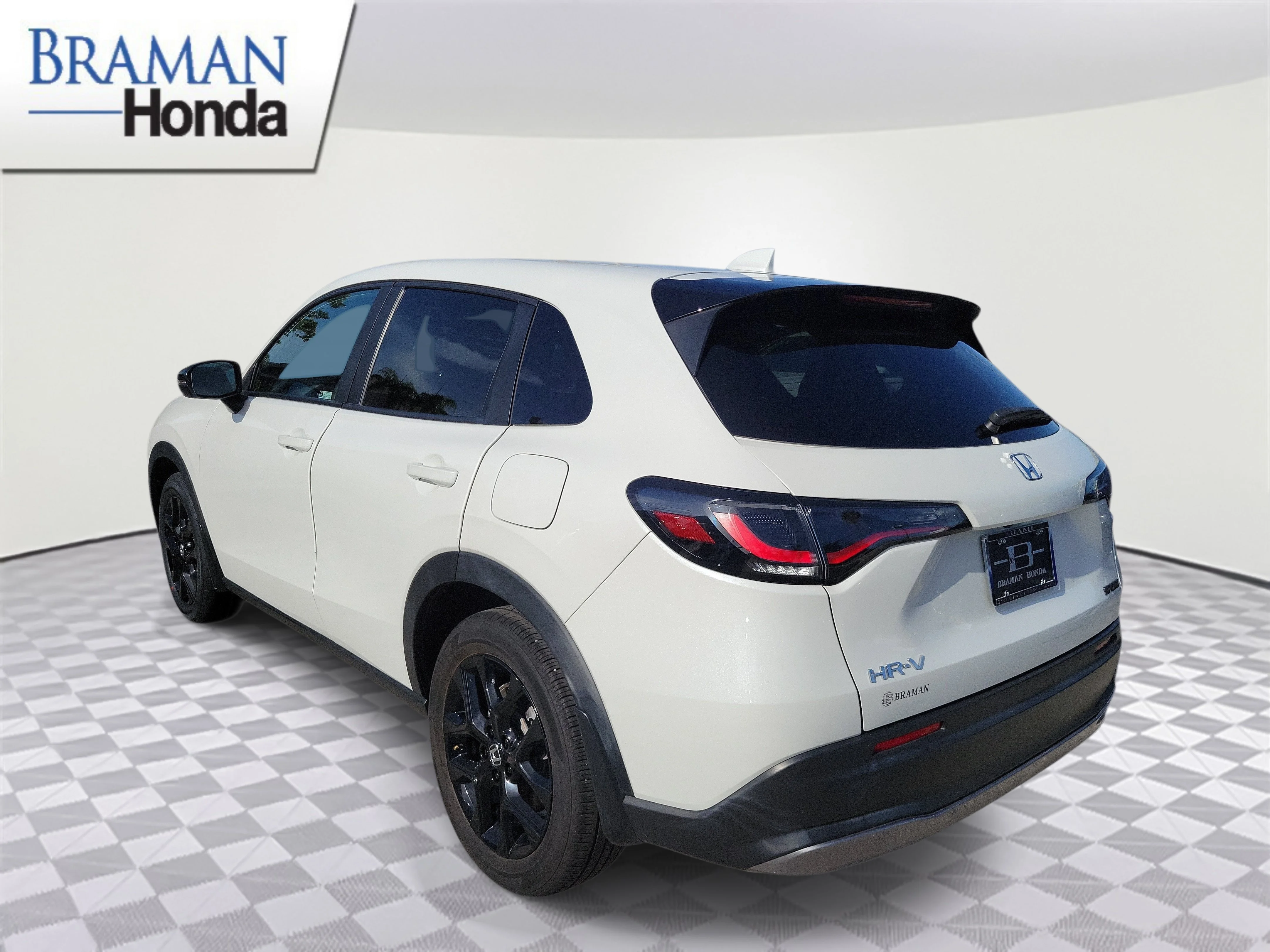 Used 2024 White Honda Sport image 3