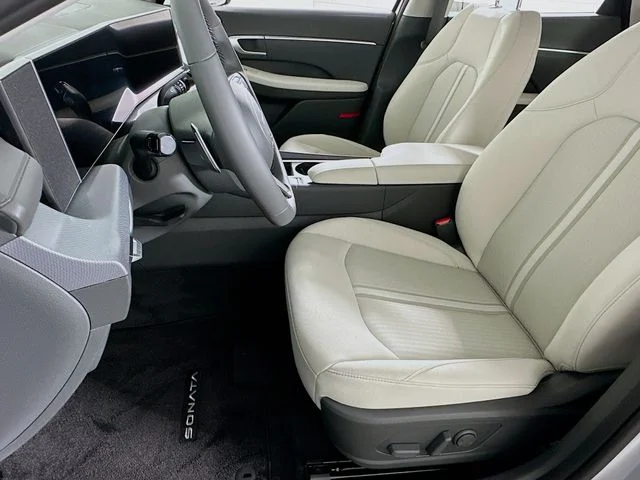 New 2026 Silver Hyundai SEL Sport image 9