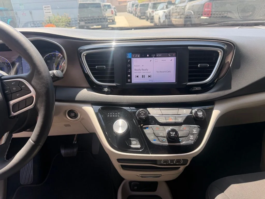Used 2022 Gray Chrysler LX image 23