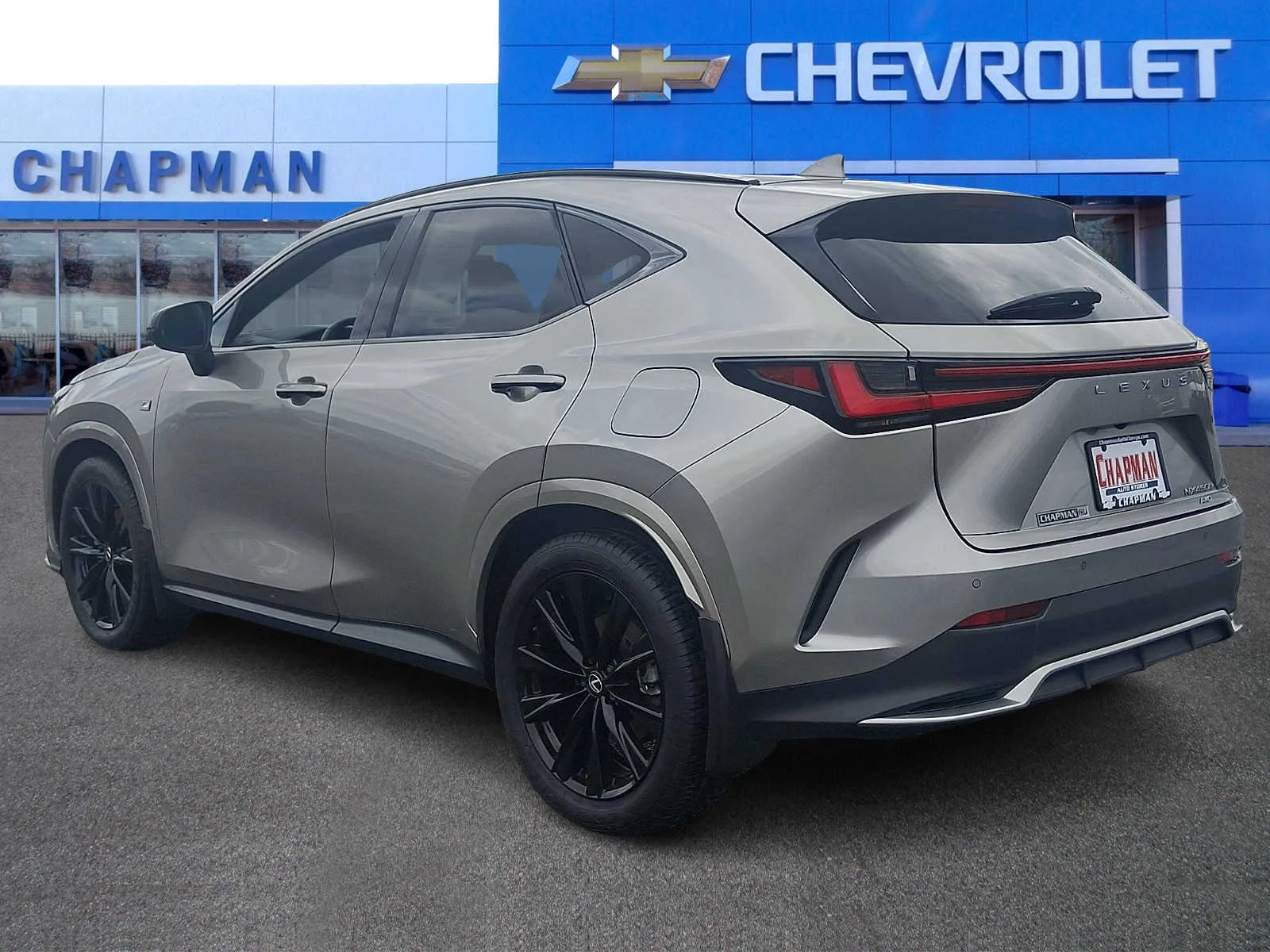 Used 2024  Lexus NX 450h+ F SPORT Handling image 4