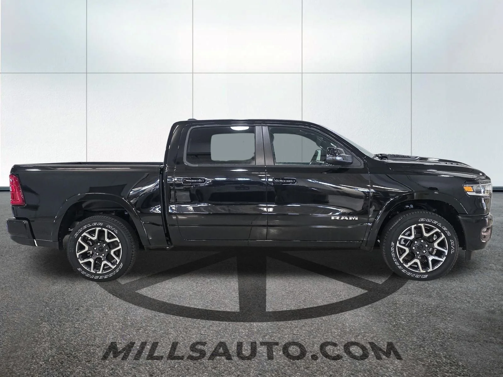 2026 RAM 1500 Laramie - Photo 9