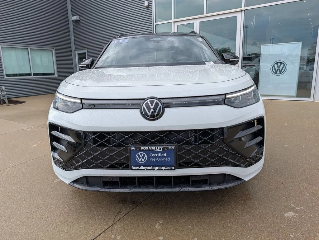 Certified Used 2026 White/off-white Volkswagen SE R-Line Black image 9