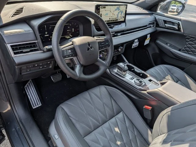 New 2026  Mitsubishi SEL BLACK EDITION image 4