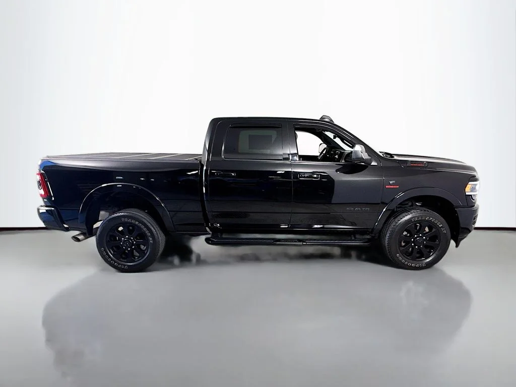 Used 2019 Diamond Black Crystal Pearlcoat Ram Laramie image 14