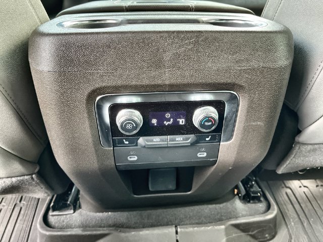 2024 GMC Yukon SLT - Photo 31