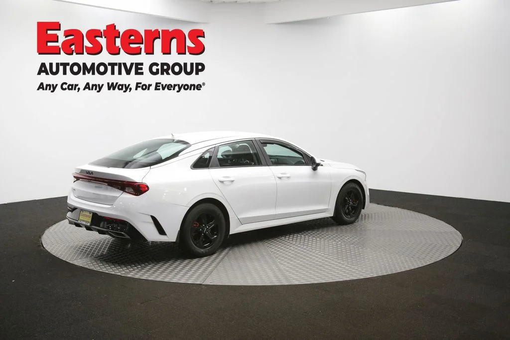 Used 2023 White Kia LXS image 39
