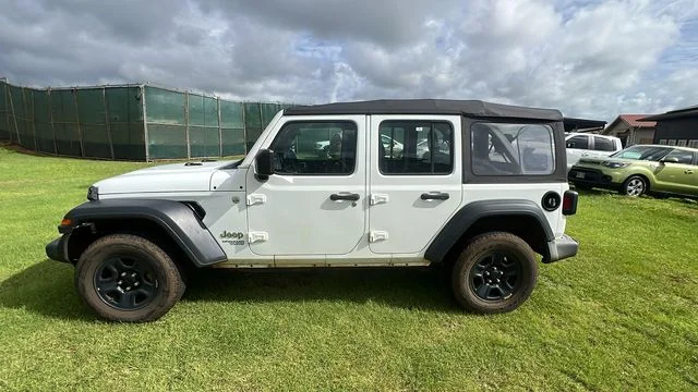 Used 2019 White Jeep Unlimited Sport image 2