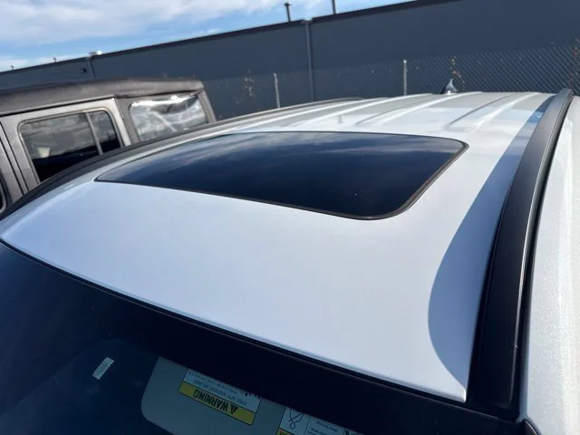 Used 2025 White Hyundai SEL Convenience image 9