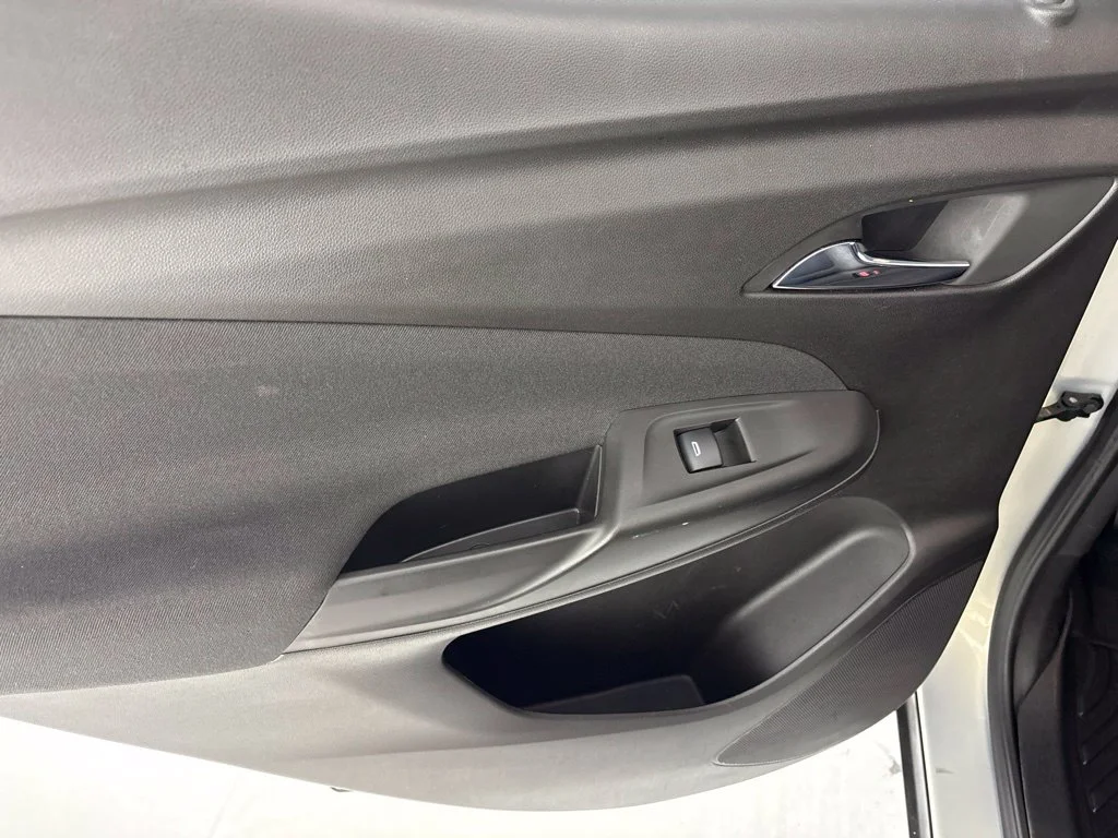 Used 2023 Silver Chevrolet LT image 26