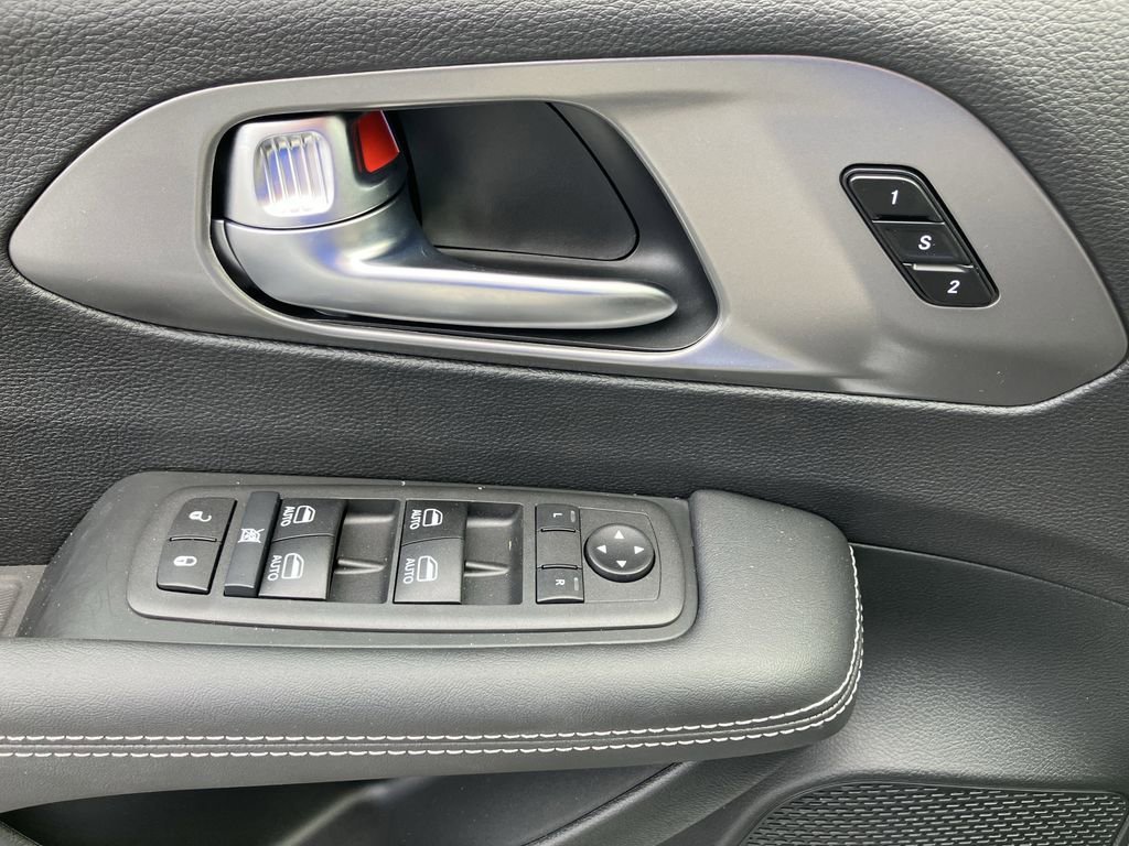 2026 Chrysler Pacifica Select - Photo 26
