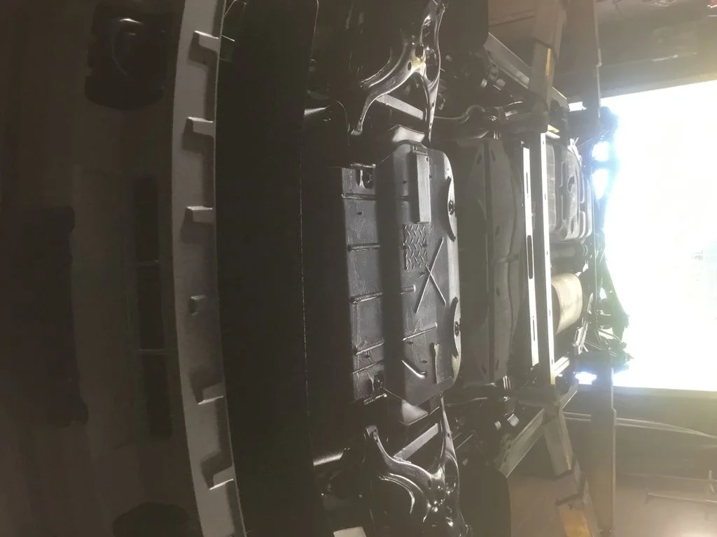 Used 2015 Gray Jeep Sahara image 8