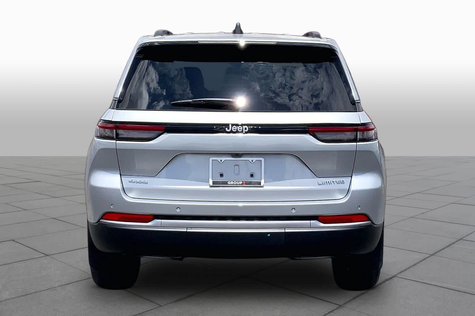 Used 2026 Silver Zynith Jeep Limited image 5